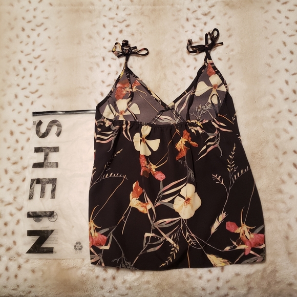 SOLD! SHEIN Tie Shoulder Blouse in Black/Red/Gold Floral Size Small NIB - Picture 7 of 15